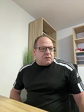 coupleLatinaLovers online show from December 23, 7:28 am