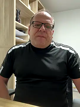 coupleLatinaLovers online show from September 24, 5:07 am