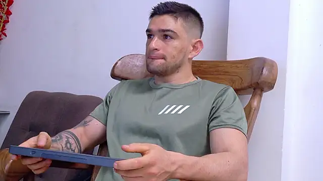 Sexy Alejandro  online show from February 26, 1:01 pm