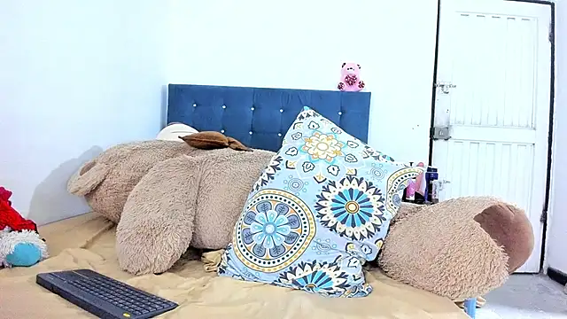 Snapshot of daamonxxx19 chatting on September 28, 12:41 am daamonxxx19 online show from September 28, 12:41 am