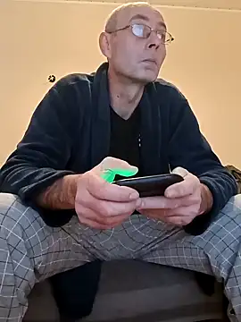 BesterJunge45 online show from December 10, 10:38 am