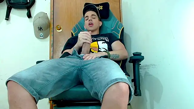 Danyer33 online show from March 25, 11:42 pm