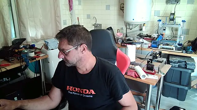 Snapshot of snork80 chatting on September 14, 11:45 am snork80 online show from September 14, 11:45 am