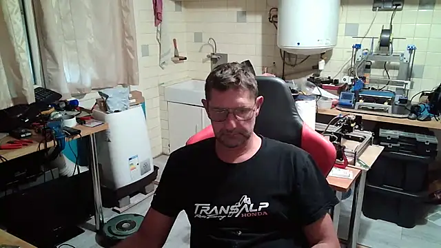 Snapshot of snork80 chatting on September 11, 5:01 pm snork80 online show from September 11, 5:01 pm