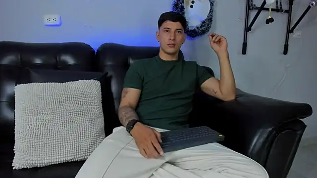 Damian23   online show from December 21, 3:58 am