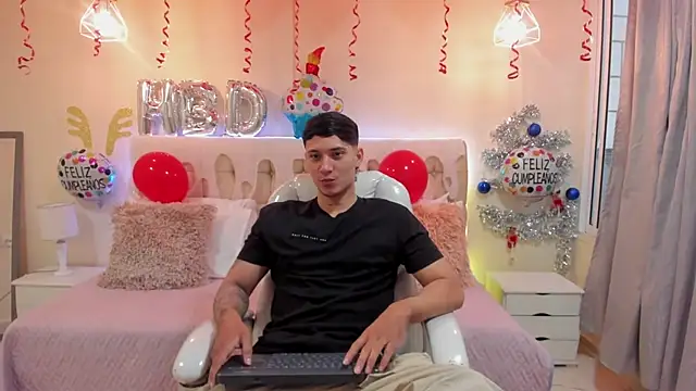 Damian23   online show from December 24, 12:33 pm