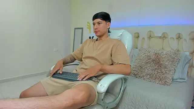 Damian23   online show from January 3, 12:19 pm