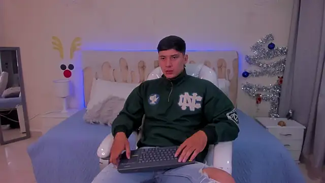 Damian23   online show from December 12, 9:19 am