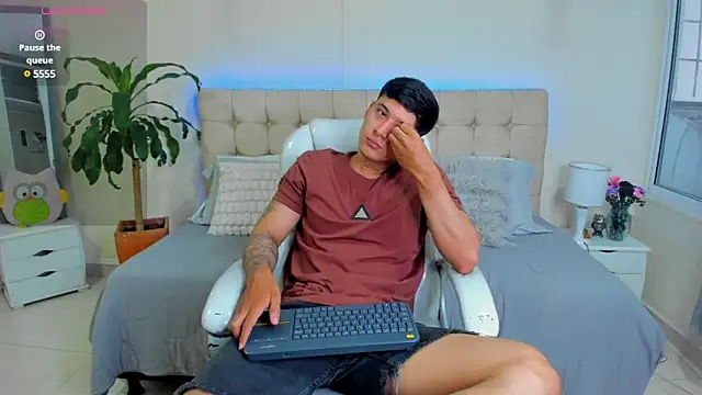 Damian23   online show from February 13, 12:43 pm