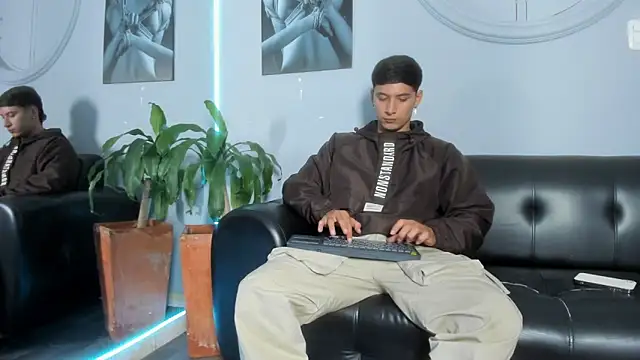 Damian23   online show from February 15, 3:20 am