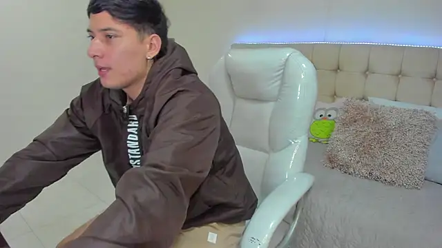 Damian23   online show from January 9, 1:13 pm