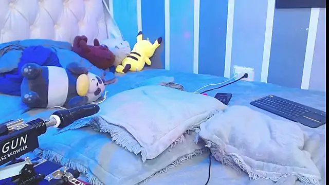 Sexys Boys Hot1 online show from December 13, 7:04 am