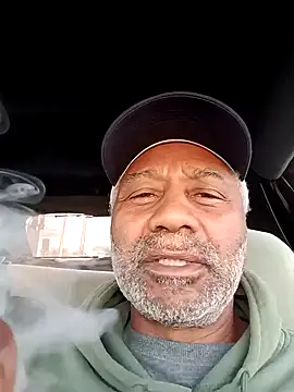 Snapshot of yasohw chatting on January 25, 1:41 pm yasohw online show from January 25, 1:41 pm