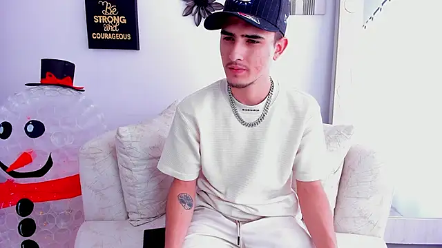 PhilipRich online show from December 16, 7:32 pm