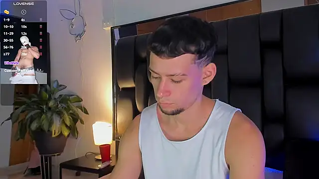 JadeSmiith  online show from September 8, 10:20 pm