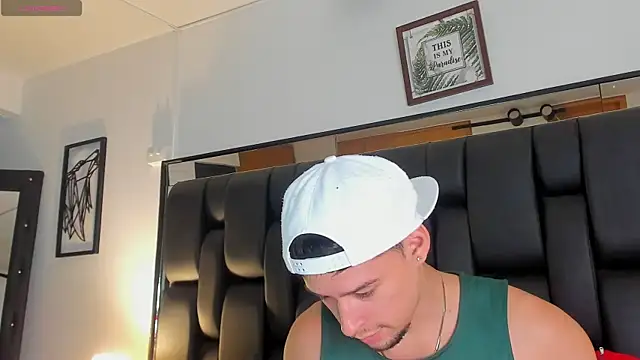 JadeSmiith  online show from December 20, 11:12 pm