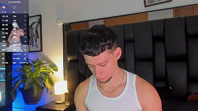 JadeSmiith  online show from October 11, 10:25 pm