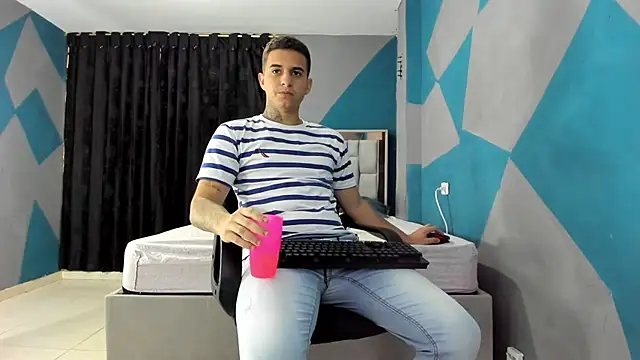 simookeler online show from December 15, 5:20 pm