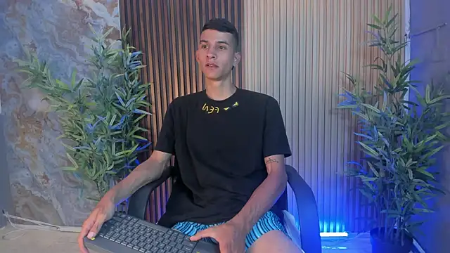 Aaron Scoot online show from December 5, 4:47 pm