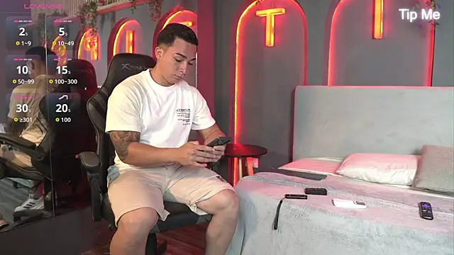 Ryan Hunt online show from December 22, 12:46 pm