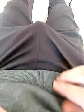 Snapshot of reelciii21 chatting on January 16, 11:37 am reelciii21 online show from January 16, 11:37 am