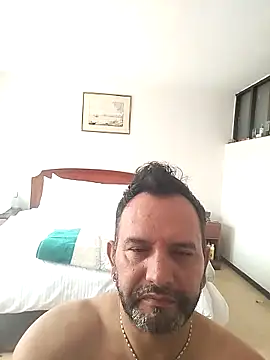 RogueTraveler online show from February 14, 5:03 pm