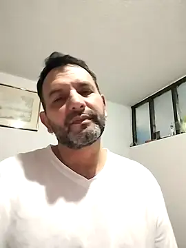 RogueTraveler online show from February 13, 12:02 am