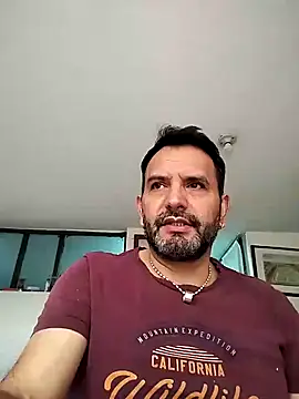 RogueTraveler online show from February 13, 3:24 pm