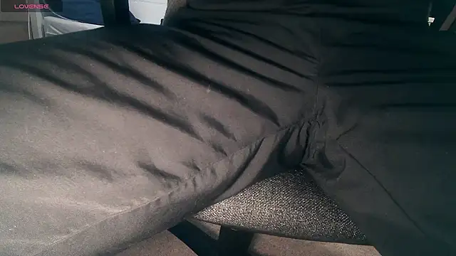 an4y8ot online show from December 12, 9:08 am