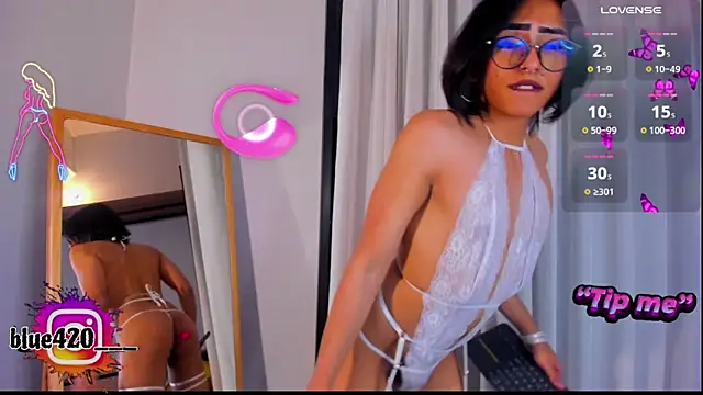 Snapshot of Skyler__blue4 chatting on January 1, 1:26 am Skyler  blue4 online show from January 1, 1:26 am