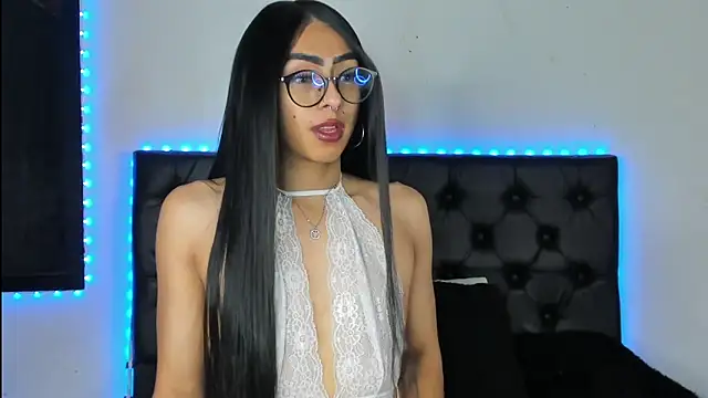 Snapshot of Skyler__blue4 chatting on January 12, 4:42 am Skyler  blue4 online show from January 12, 4:42 am