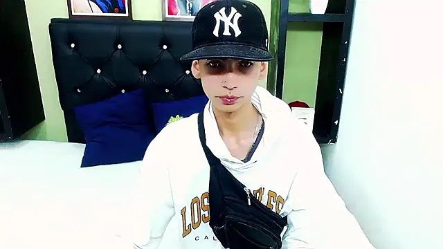 ttimy x boy online show from December 4, 8:07 pm