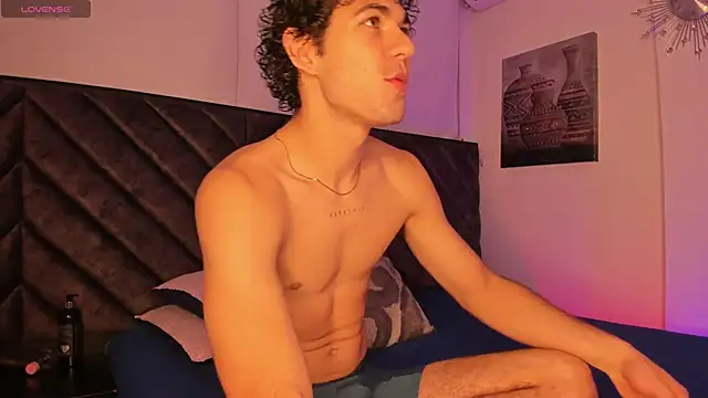 Luca ferrer  online show from December 13, 5:16 am