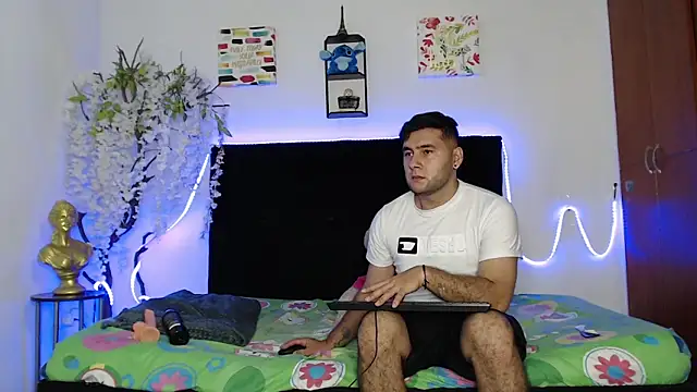 Snapshot of Valerio_22 chatting on January 18, 1:12 am Valerio 22 online show from January 18, 1:12 am