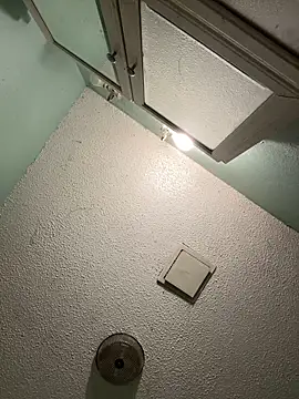 yomanfriend online show from December 9, 9:33 pm