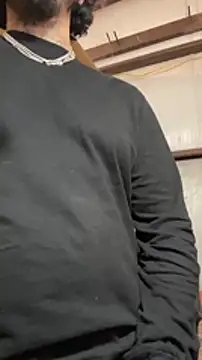 yomanfriend online show from December 25, 6:30 pm