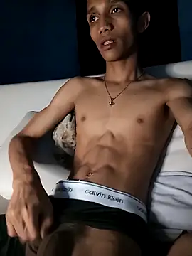 Snapshot of Key_198 chatting on February 25, 2:47 am Key 198 online show from February 25, 2:47 am