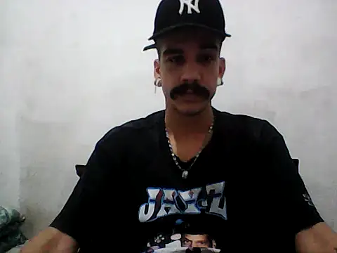 gatobranco001 online show from June 11, 8:07 pm