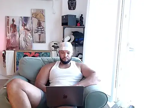 1LordKingsley online show from July 14, 11:16 am