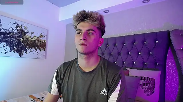 Snapshot of MrWilliseo chatting on September 11, 8:19 pm MrWilliseo online show from September 11, 8:19 pm