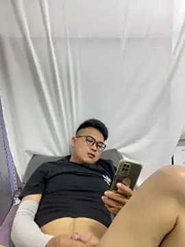 lixiaoshuai8 online show from March 17, 7:55 am