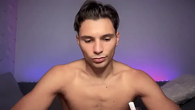 denlover1 online show from September 19, 11:32 am