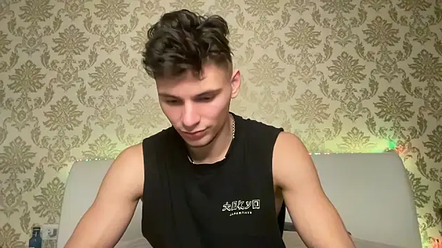 denlover1 online show from February 11, 7:48 pm