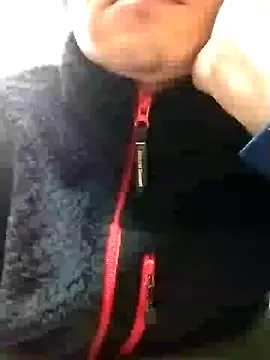 Snapshot of zzzzzabczzzzz chatting on December 11, 1:07 am zzzzzabczzzzz online show from December 11, 1:07 am