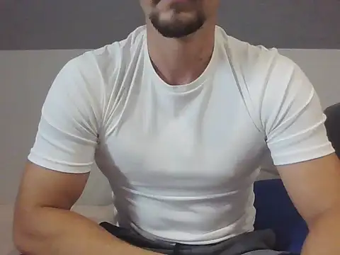 Snapshot of LoveEveryWet chatting on October 6, 10:53 am LoveEveryWet online show from October 6, 10:53 am