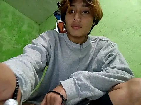 ruygw online show from December 3, 2:23 am