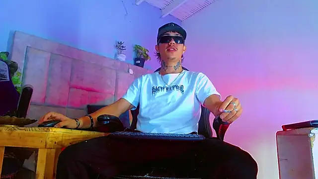 HannibalLester online show from September 10, 4:11 am