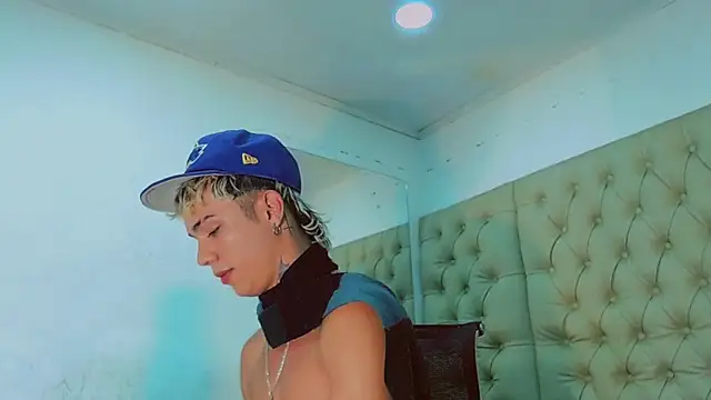 HannibalLester online show from December 17, 2:55 am