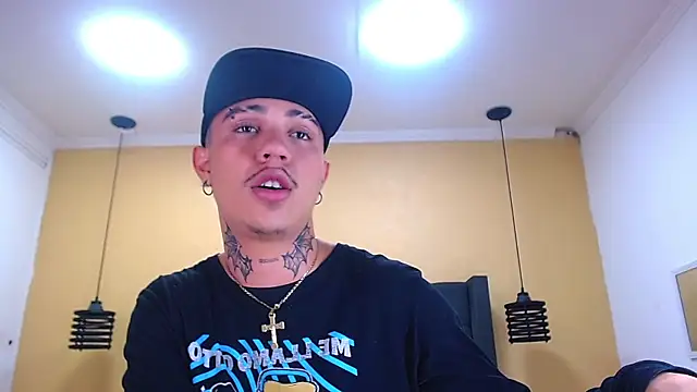 HannibalLester online show from March 15, 4:02 am