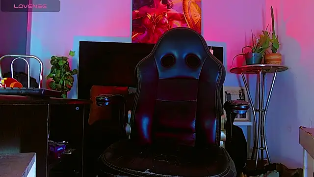 HannibalLester online show from February 19, 6:10 am